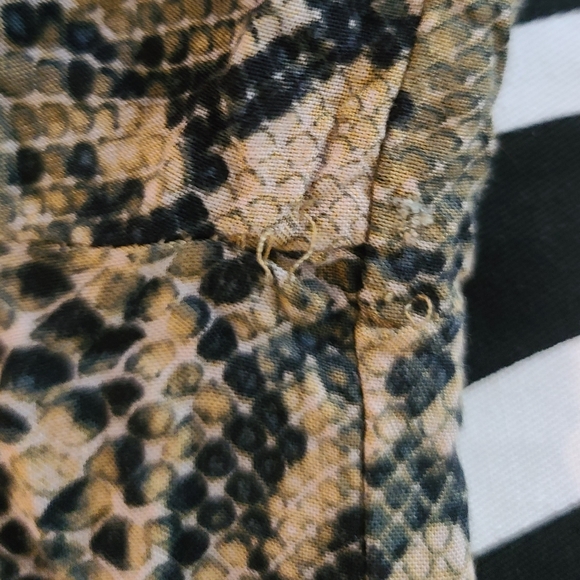 🍒2/$30- Snake Print Tunic - Picture 13 of 14